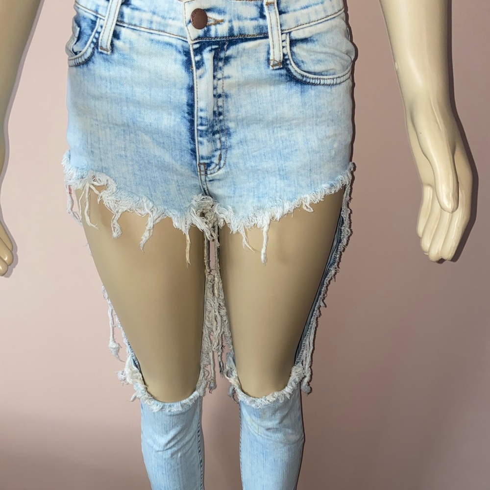 Cut out jeans
